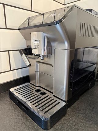 Cafetera De'Longhi Eletta Explore ECAM452.67.G