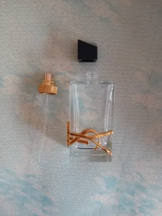 Bote vacio de Yves Saint Laurent