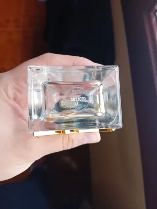 Bote vacio de Yves Saint Laurent