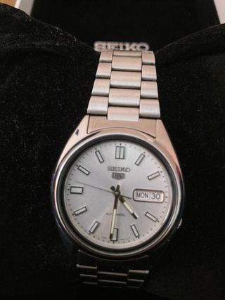 Reloj Seiko 5 Automático Plata