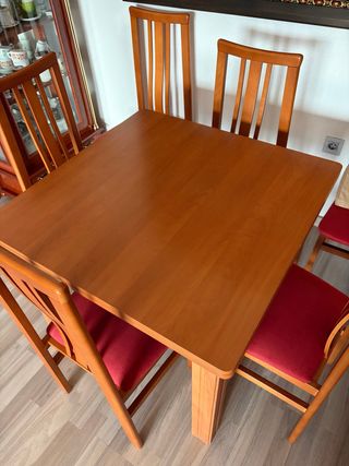 Mesa comedor extensible y 6 sillas