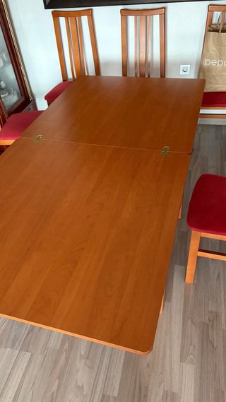 Mesa comedor extensible y 6 sillas
