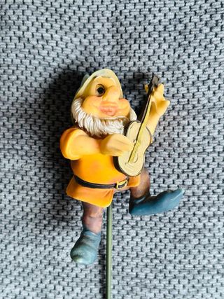 2 Enanitos de Jardín con Instrumentos