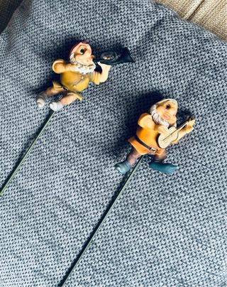 2 Enanitos de Jardín con Instrumentos