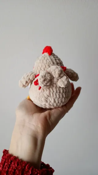 Gallina amigurumi fatta a mano
