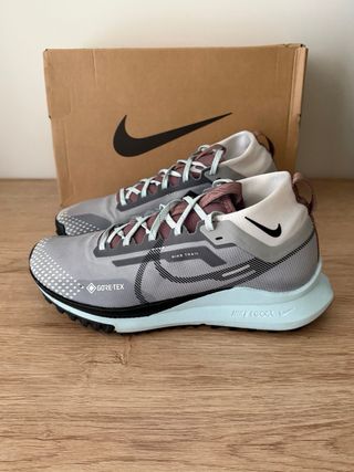 Zapatillas Nike Trail Gore-Tex Grises y Turquesa