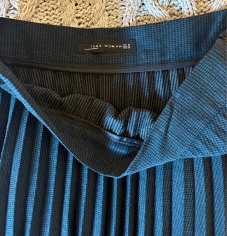 Falda larga plisada Zara