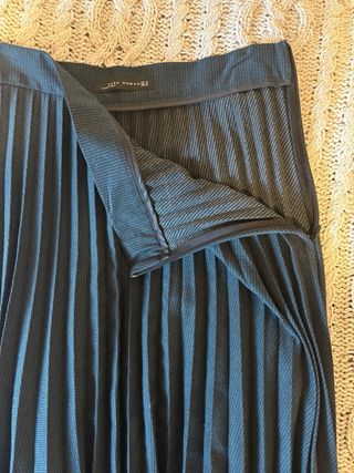 Falda larga plisada Zara