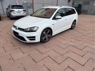Volkswagen Golf R300 2015
