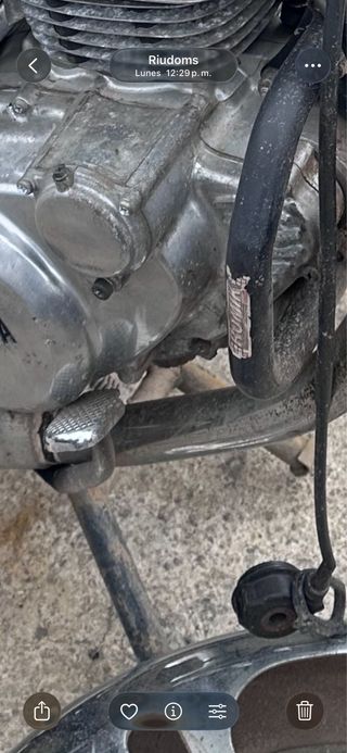 Escape Yamaha 250, cuenta bateria, caballete centr