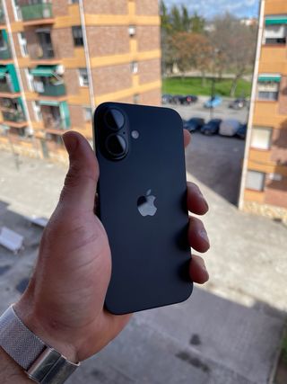 iPhone 16 128GB Negro 94%