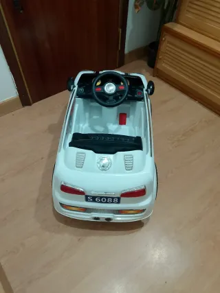 Coche infantil blanco