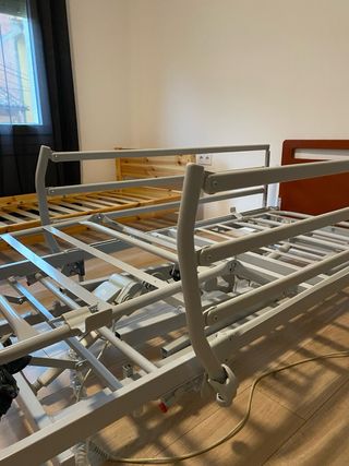 Cama articulada con carro elevador