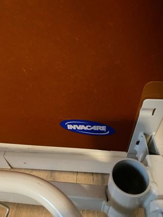 Cama articulada con carro elevador