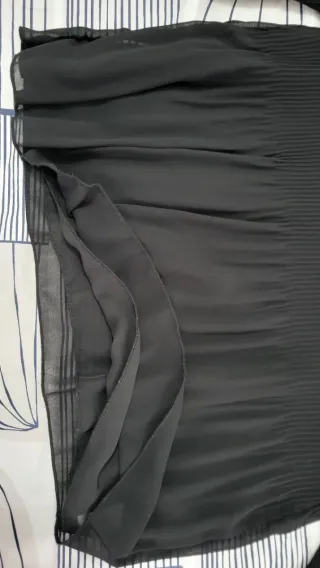 Blusa negra talla L plisada manga acampanada