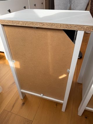 Dos Mesitas de noche de madera en perfecto estado.