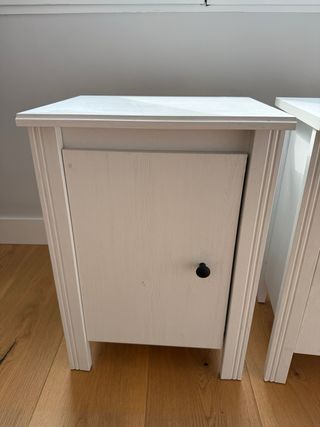 Dos Mesitas de noche de madera en perfecto estado.