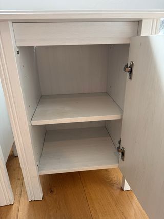 Dos Mesitas de noche de madera en perfecto estado.