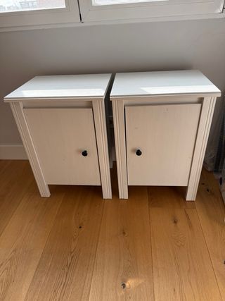 Dos Mesitas de noche de madera en perfecto estado.