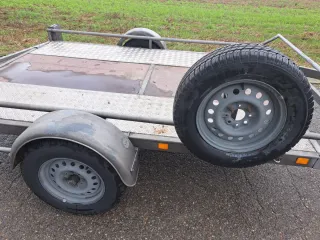 Remolque plataforma 750 kg con rampas incluidas