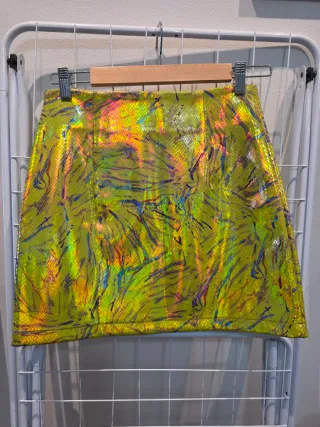 Chaqueta Desigual Multicolor y mini falda.