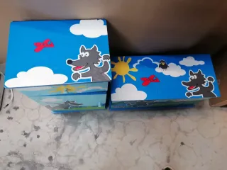 Mesilla y baúl infantil