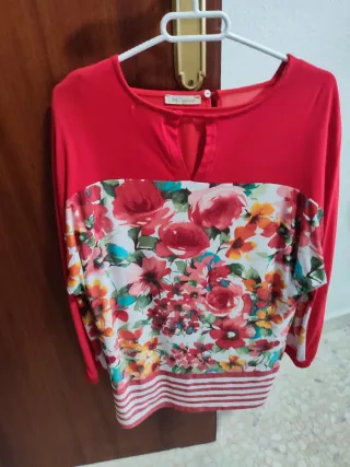 Blusa de señora con estampado floral