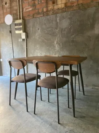 Mesa de comedor y 4 sillas