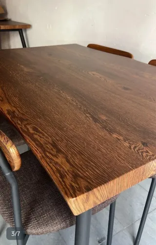 Mesa de comedor y 4 sillas