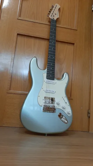 Guitarra eléctrica + amplificador + accesorios