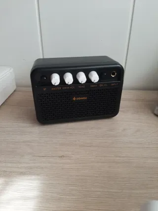 Guitarra eléctrica + amplificador + accesorios