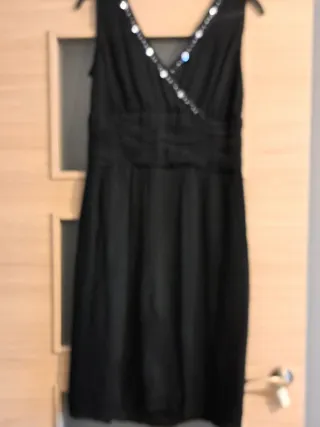 Vestido negro fiesta con pedrería