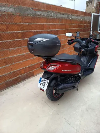 Kymco Superdink 350i ABS Negra/Roja