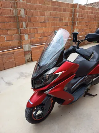 Kymco Superdink 350i ABS Negra/Roja