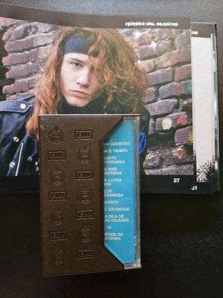 Cassette + Libro/CD Héroes del Silencio