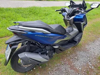 Honda Forza 350 Maxi-Scooter Azul/Gris