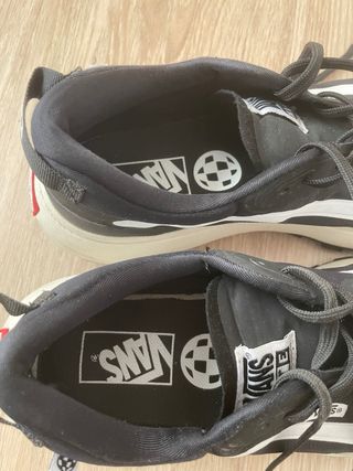 Vans MTE Zapatillas Negras y Blancas
