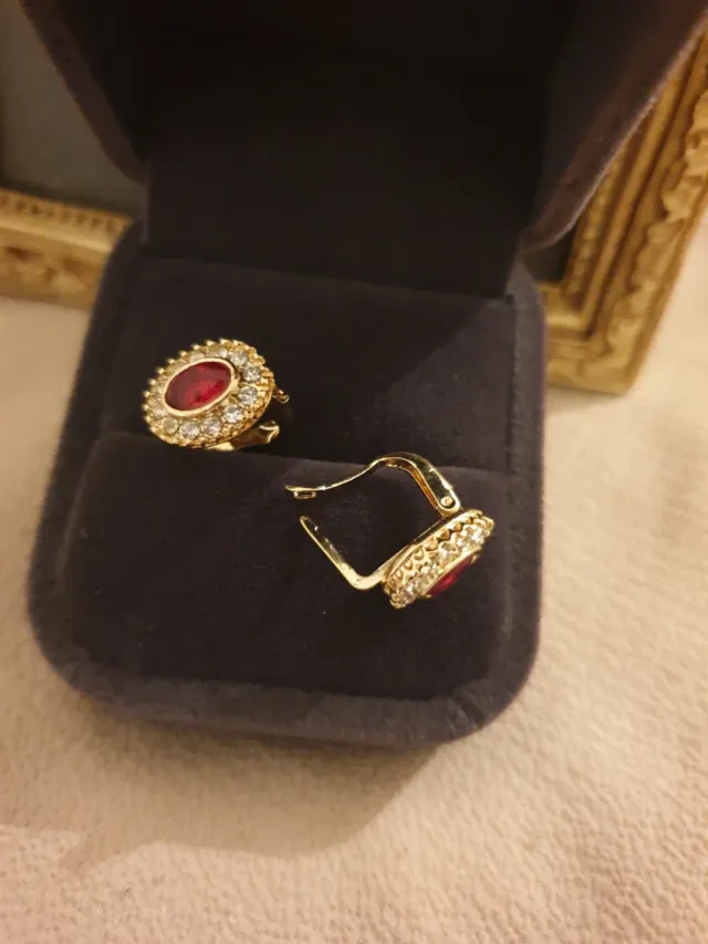 Brincos Vintage Banhados a Ouro Vermelho