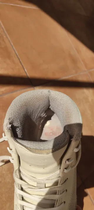 Pattini artistici Edea in crema