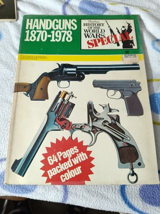 Revista Handguns 1300-1870 Phoebus