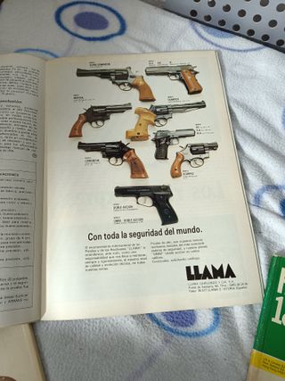 Revista Handguns 1300-1870 Phoebus