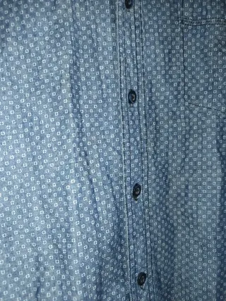 Camisa azul estampada