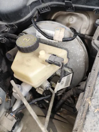 Merc CLK320 Coupe 2002 depósito del cilindro