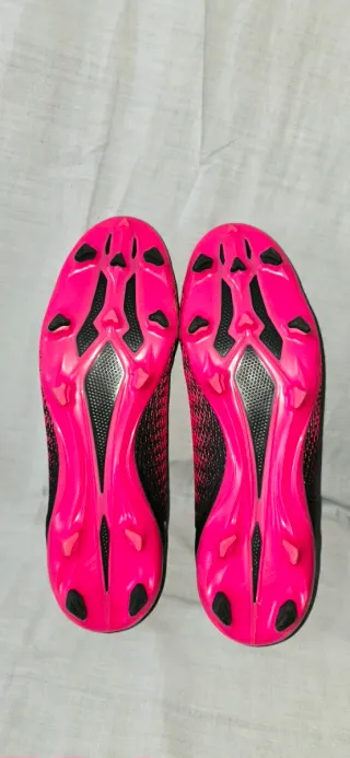 Botas de fútbol Adidas rosas