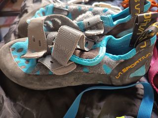 Pack Escalada: Arnés, Casco, Cintas y Gatos