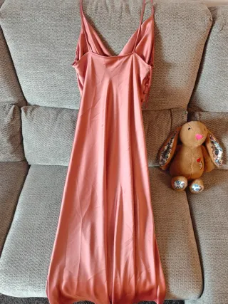 Vestido satinado Zara coral/salmón