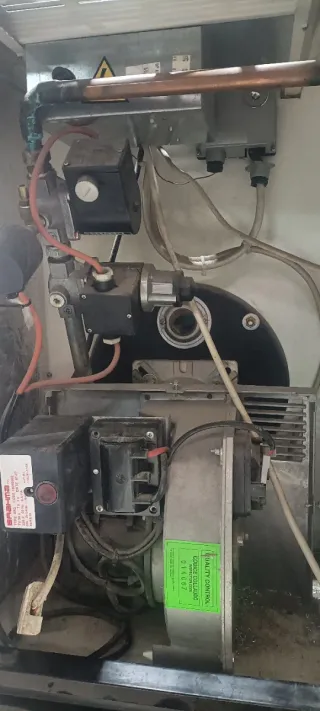 CALEFACCIÓN POR AIRE A GAS NATURAL.P.T.N. 31,3 KW