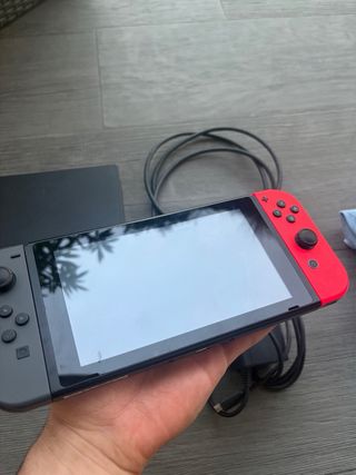 Nintendo Switch V2 Bundle Rosso/Grigio