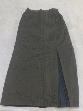 Falda larga marron y azul con abertura lateral