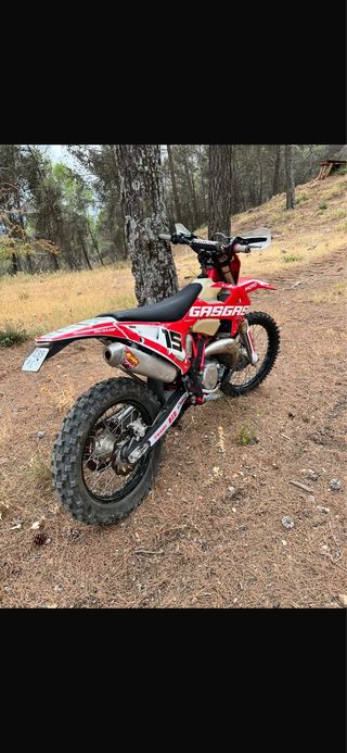 GasGas Enduro Roja y Blanca